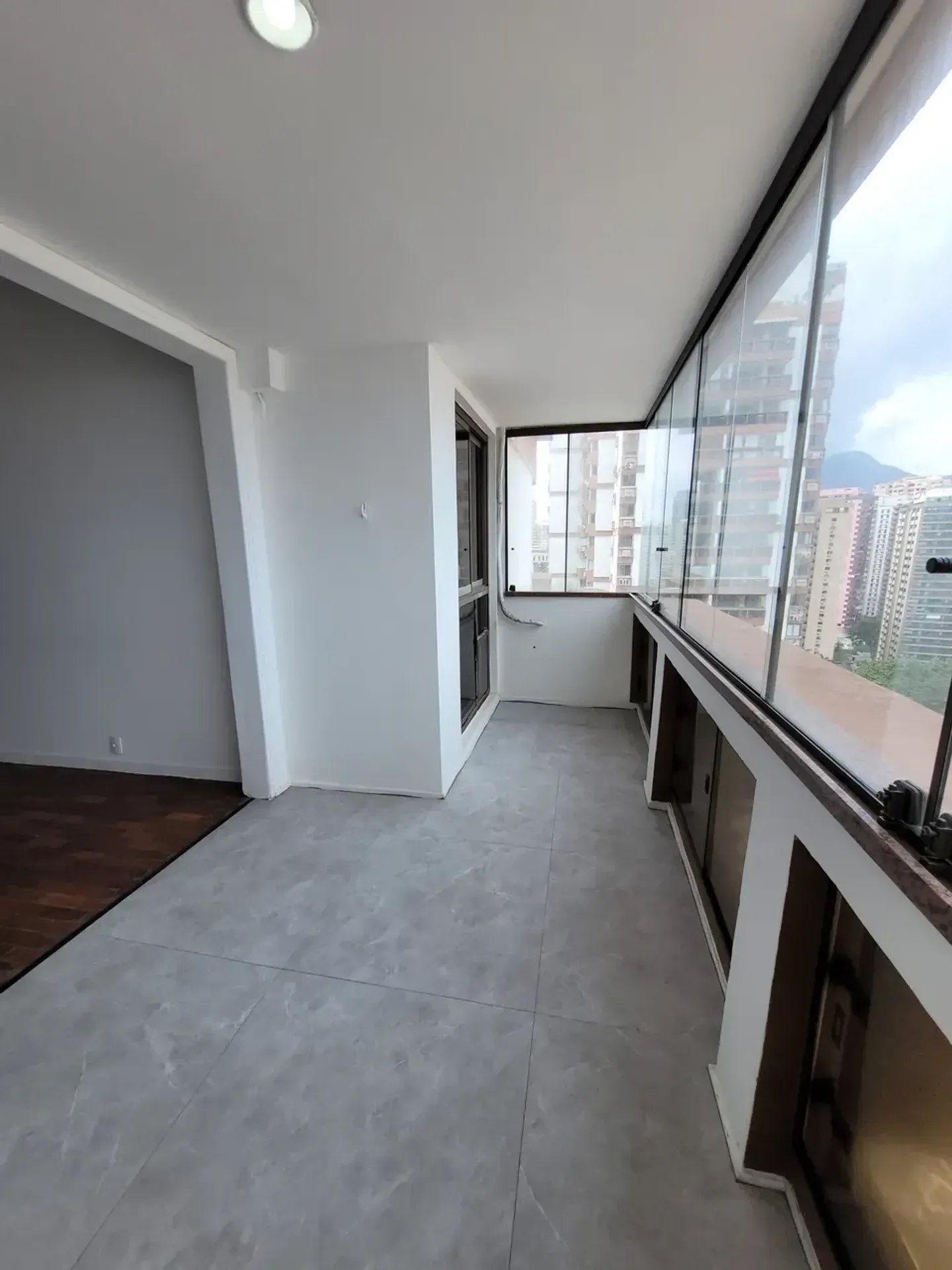 Rental apartment with 3 bedrooms and 103 m² — photo 3