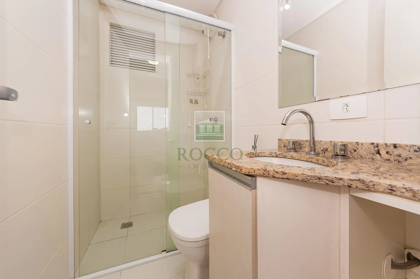Рабочее место и 2 спальни: квартира 65 м² — photo 24
