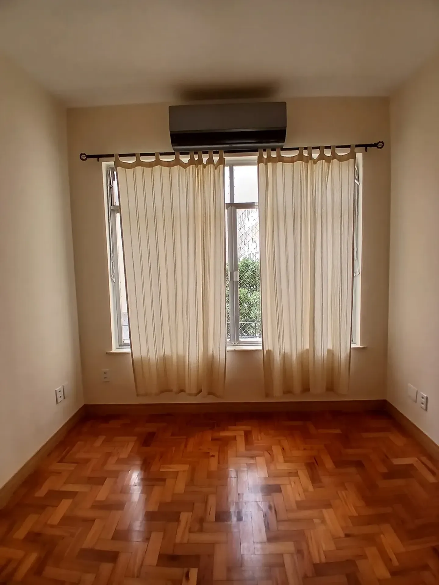Apartamento no 4º andar com piso de madeira ou laminado — photo 23