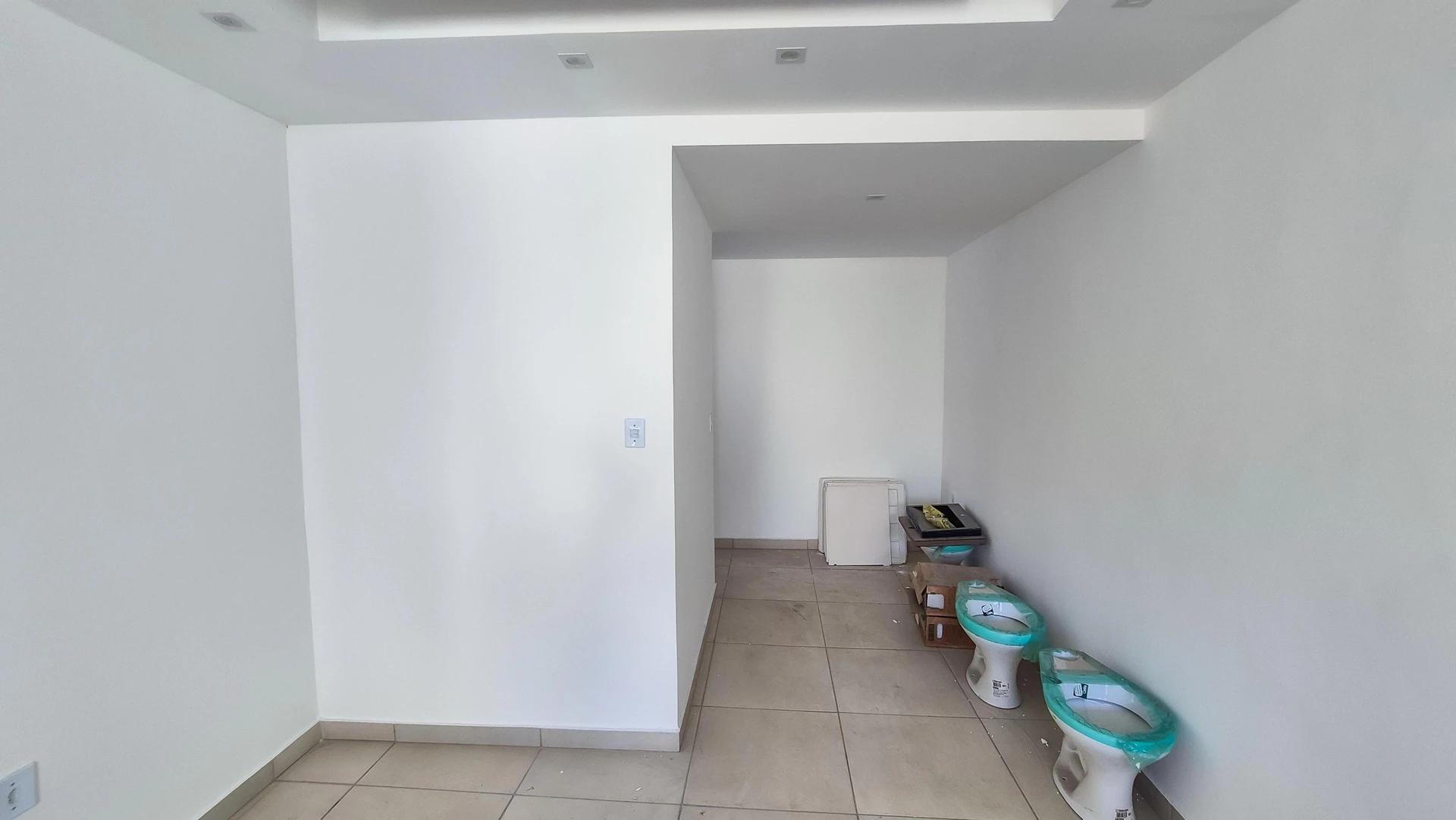2-bedroom apartment with open-plan kitchen — photo 33