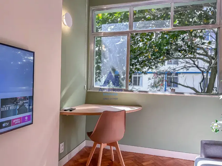 Furnished 1-bedroom apartment with floor-to-ceiling windows — photo 45