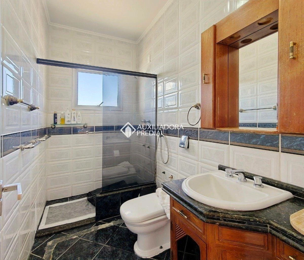 Water view in a 4-bedroom house, 320 m² — photo 2