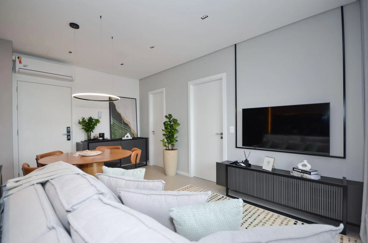 Furnished 1-bedroom apartment with balcony and grill — photo 28
