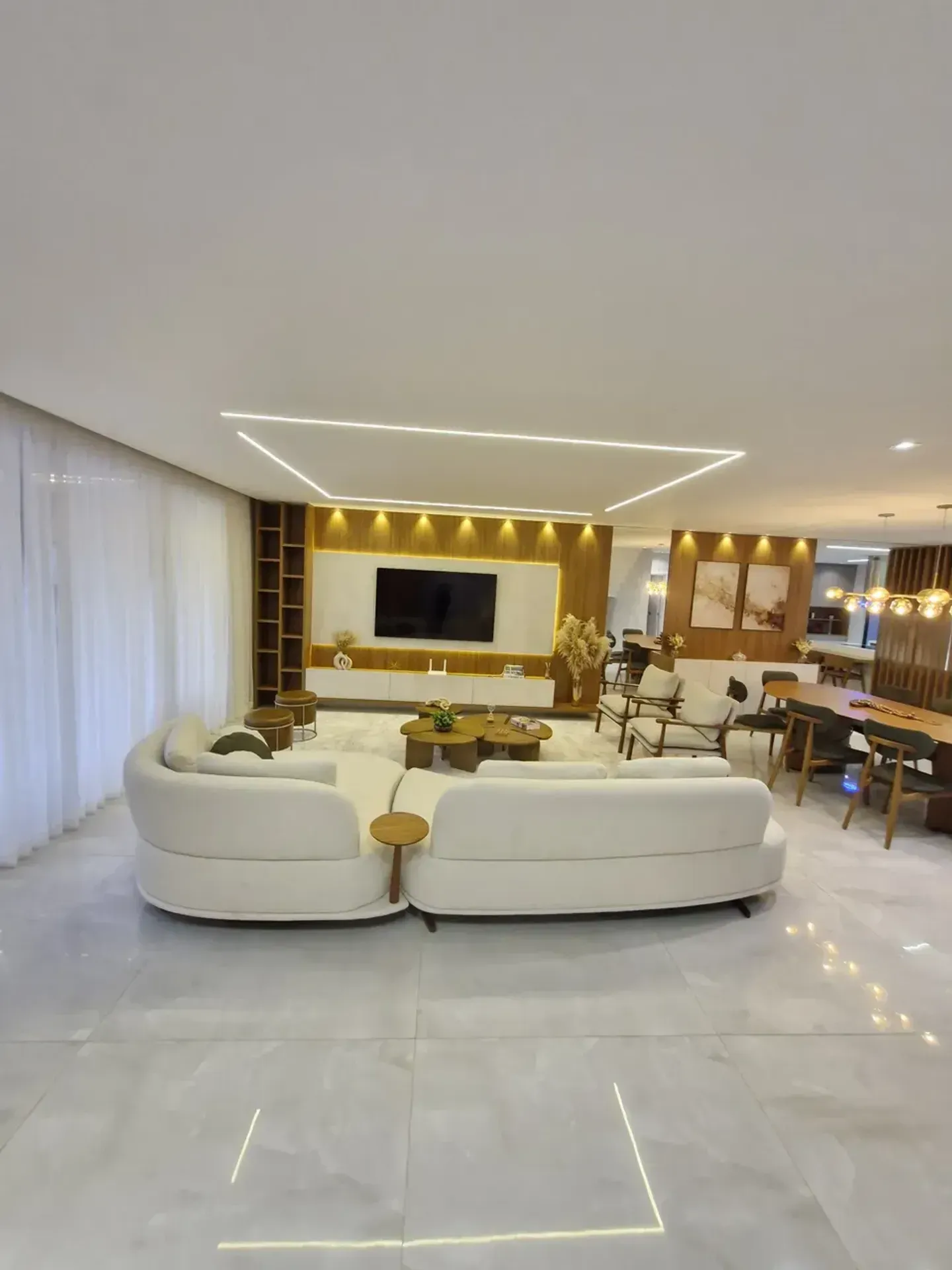 Furnished triplex house with open-plan kitchen and 490 m² — photo 28