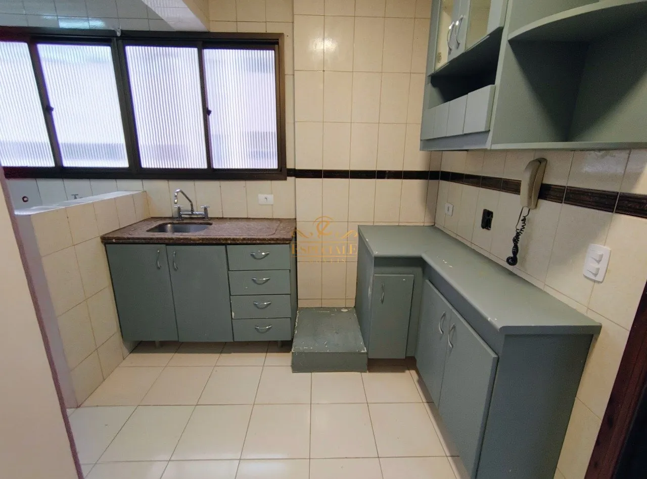 Wood or laminate floors in a 2-bedroom apartment, 70 m² — photo 5
