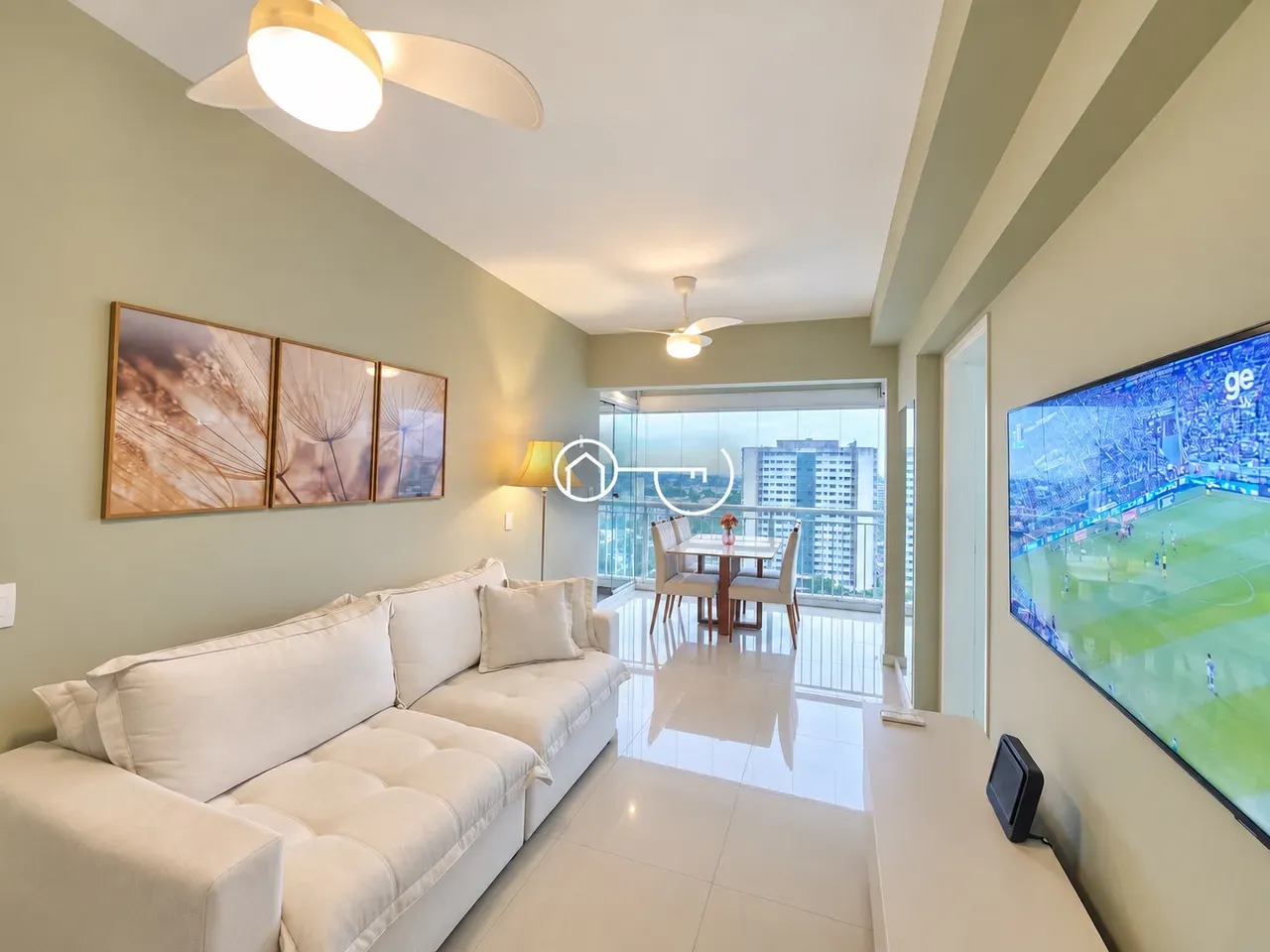 Glass-enclosed balcony in a 2-bedroom apartment, 62 m² — photo 6
