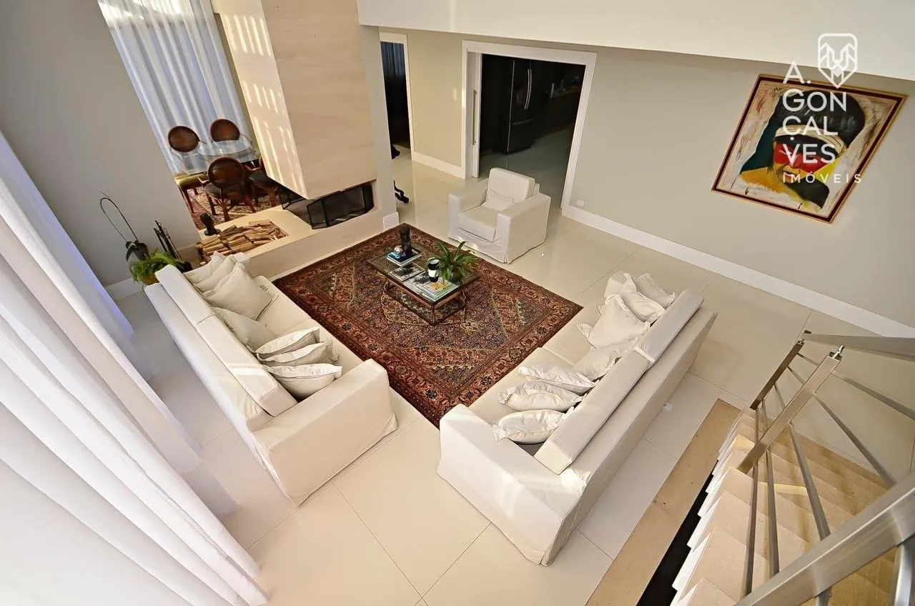 668 m² house with 4 en-suite bedrooms and private garden — photo 5