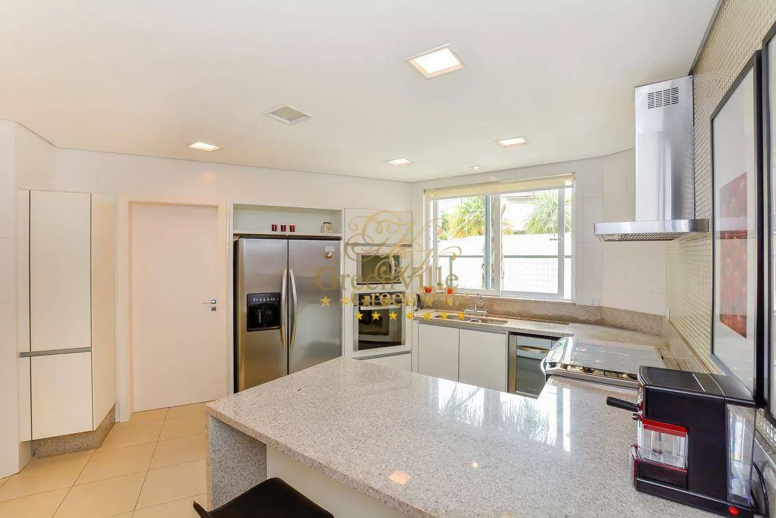 House with 4 en-suite bedrooms and private BBQ — photo 22