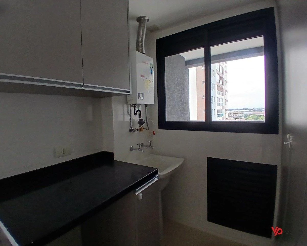 2-bedroom apartment in a building with a gym — photo 20