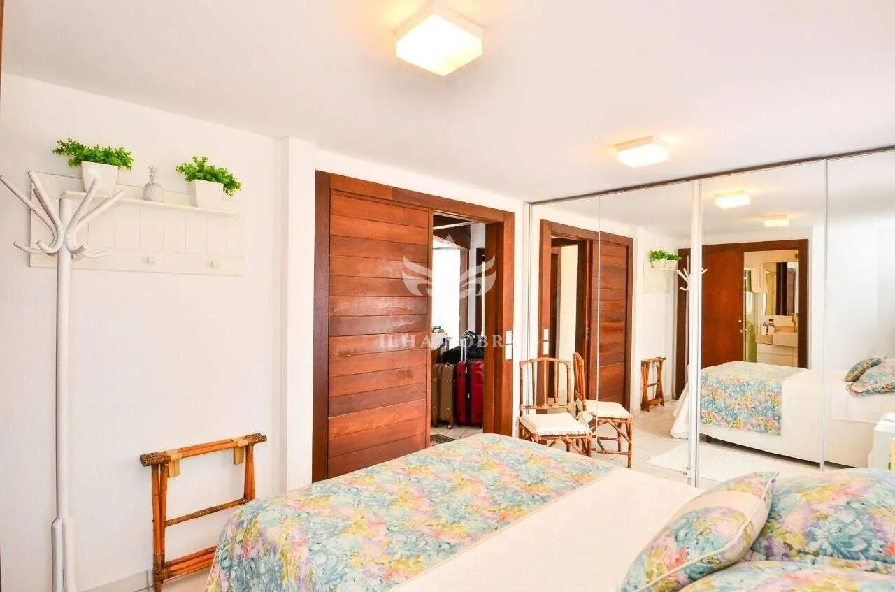 Casa mobiliada com 7 quartos e piscina ao ar livre — photo 26