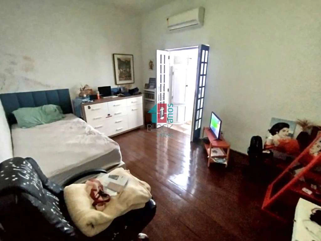 Street house 445 m² with 4 bedrooms and 1 en-suite — photo 12