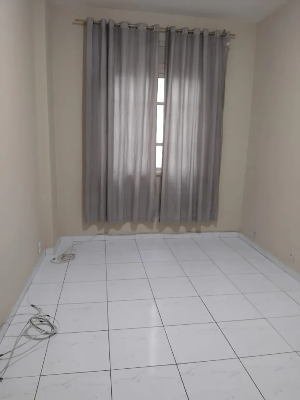 1-bedroom apartment with a glass shower enclosure — photo 3
