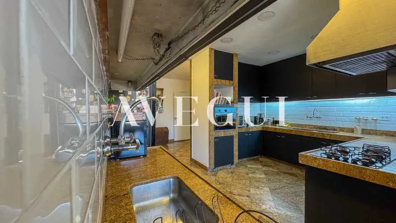 250 m² apartment with 4 bedrooms and 3 parking spots — photo 28