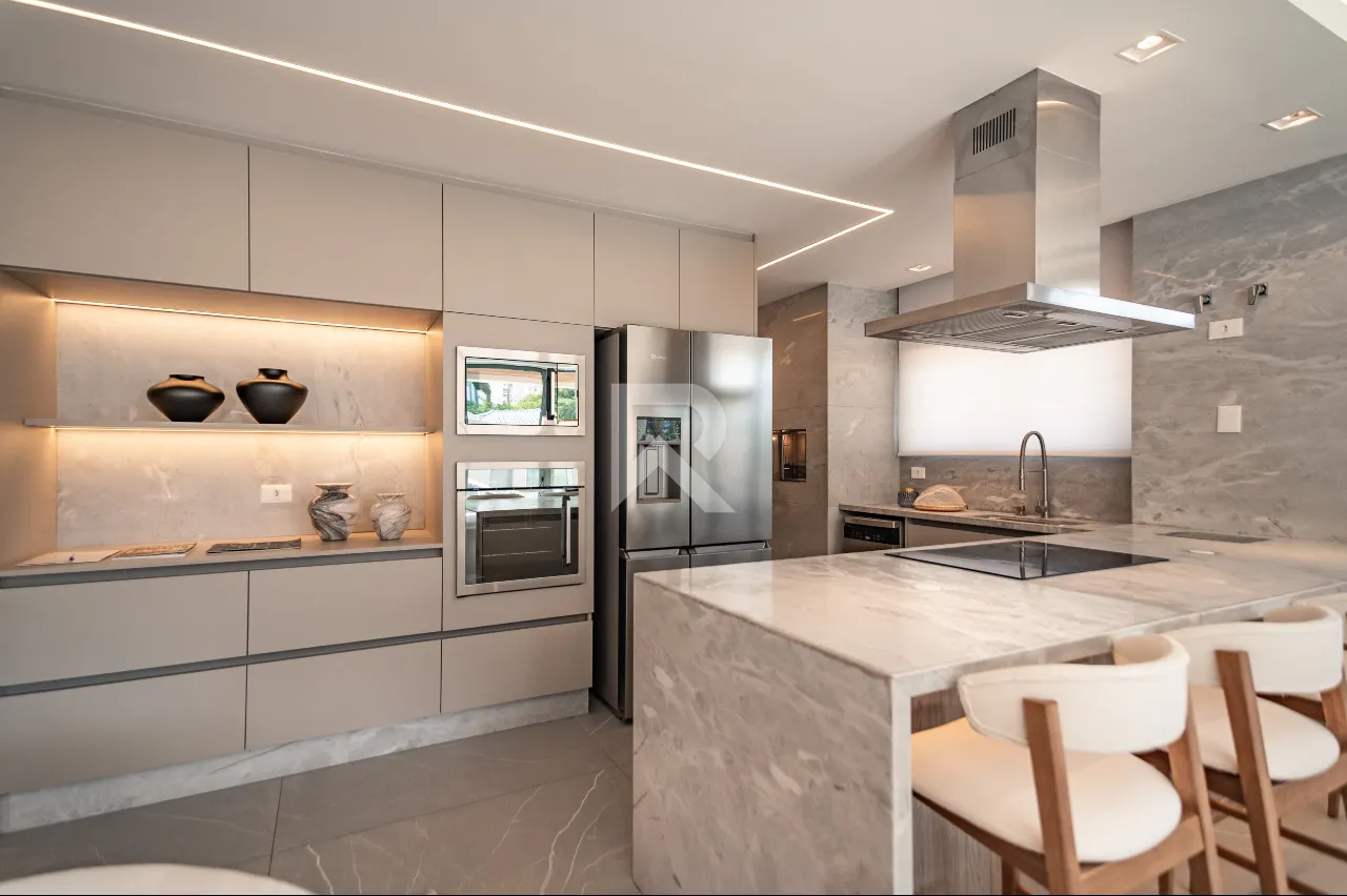 Furnished 153 m² apartment with 3 suites and open kitchen — photo 4