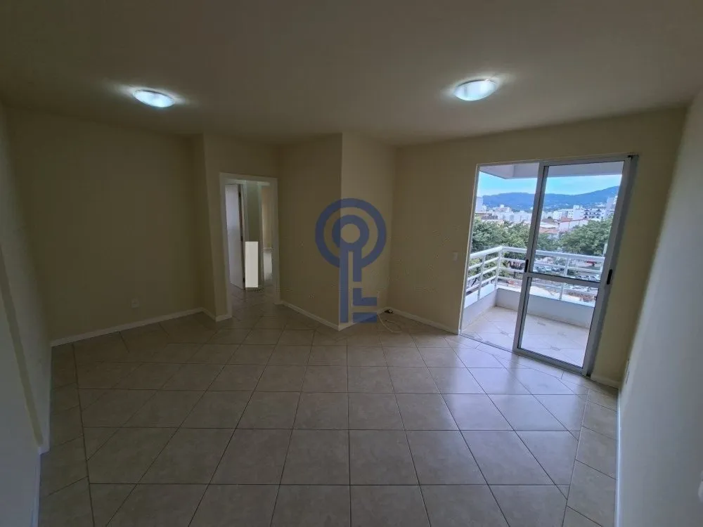Balcony with a grill in a 2-bedroom apartment, 71 m² — photo 8