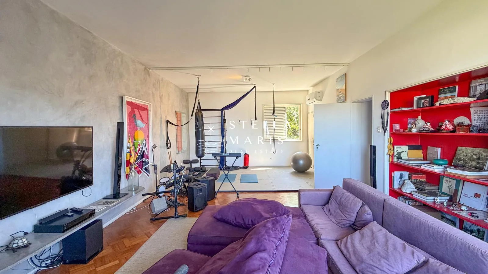 Furnished apartment, 398 m², with floor-to-ceiling windows — photo 22