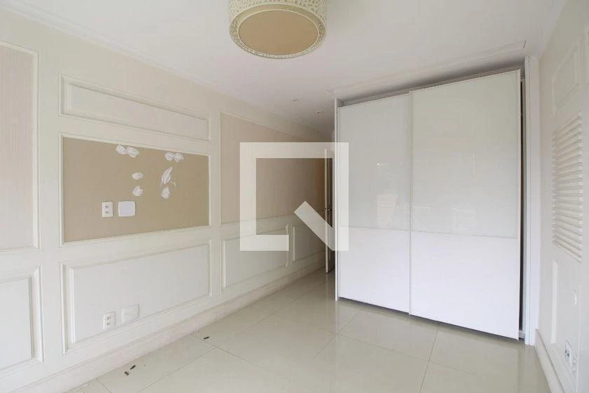 House, 475 m², with floor-to-ceiling windows — photo 46
