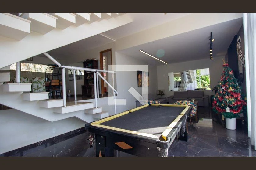 Casa para alugar com 5 quartos e varanda — photo 22