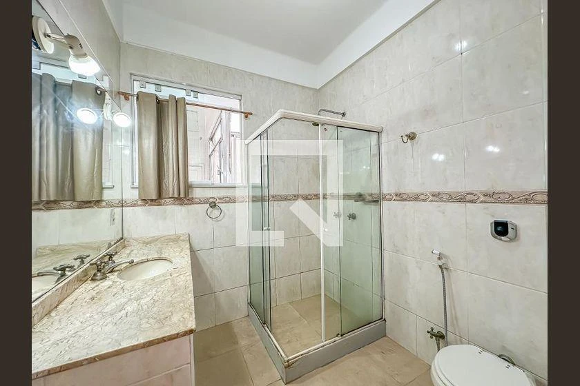 Apartamento de 3 quartos com piso de madeira ou laminado — photo 8