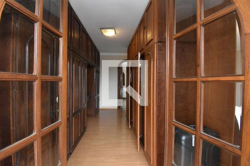 House with 5 bedrooms, gas stove and 650 m² — photo 45
