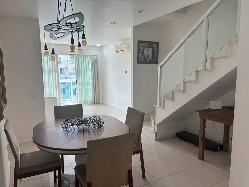 Apartamento sem mobília com cozinha americana a gás — photo 2