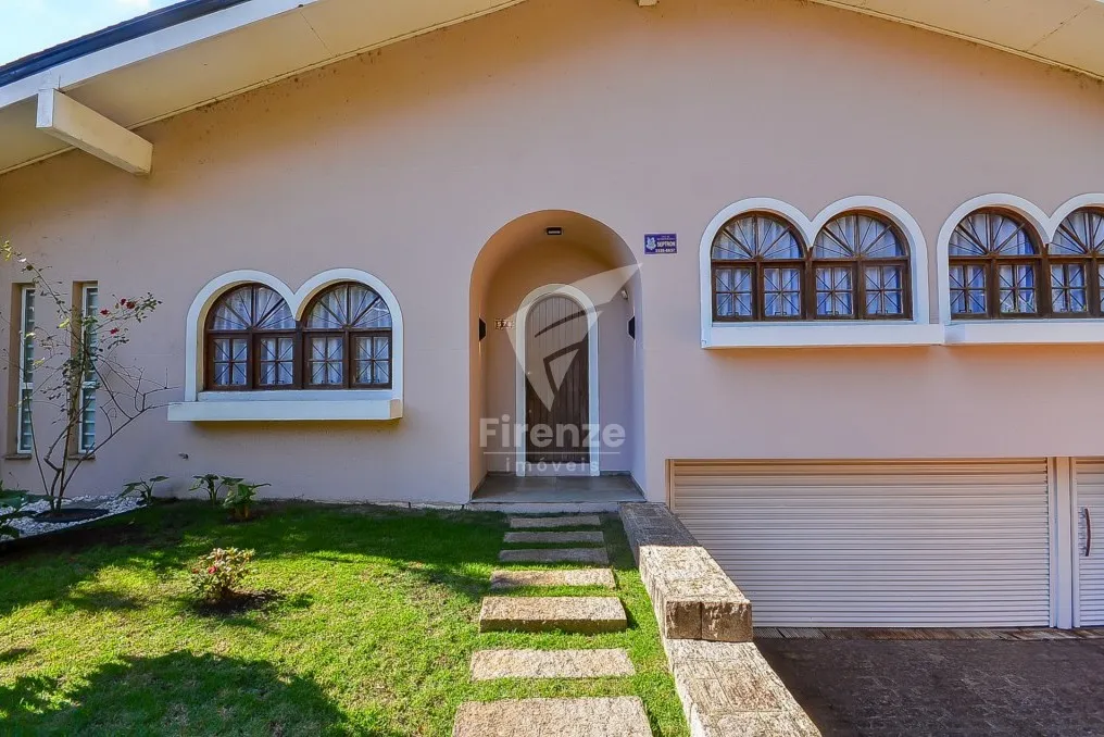 424 m² house with 3 en-suite bedrooms and 4 parking spots — photo 4