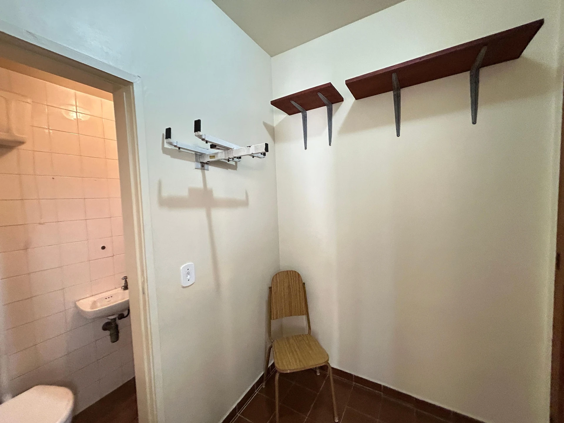 Apartamento com 3 quartos e suíte em bom estado — photo 56