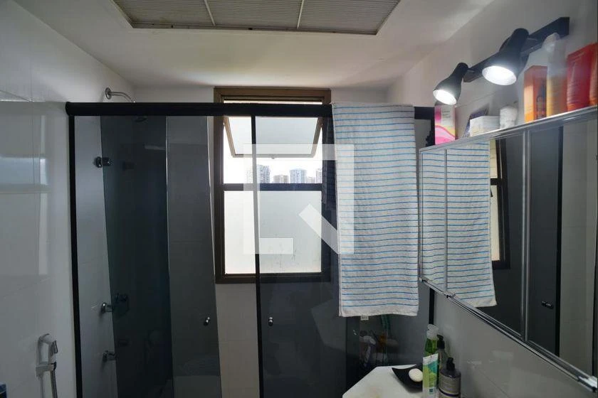 Furnished apartment with balcony and 2 en-suite bedrooms — photo 12