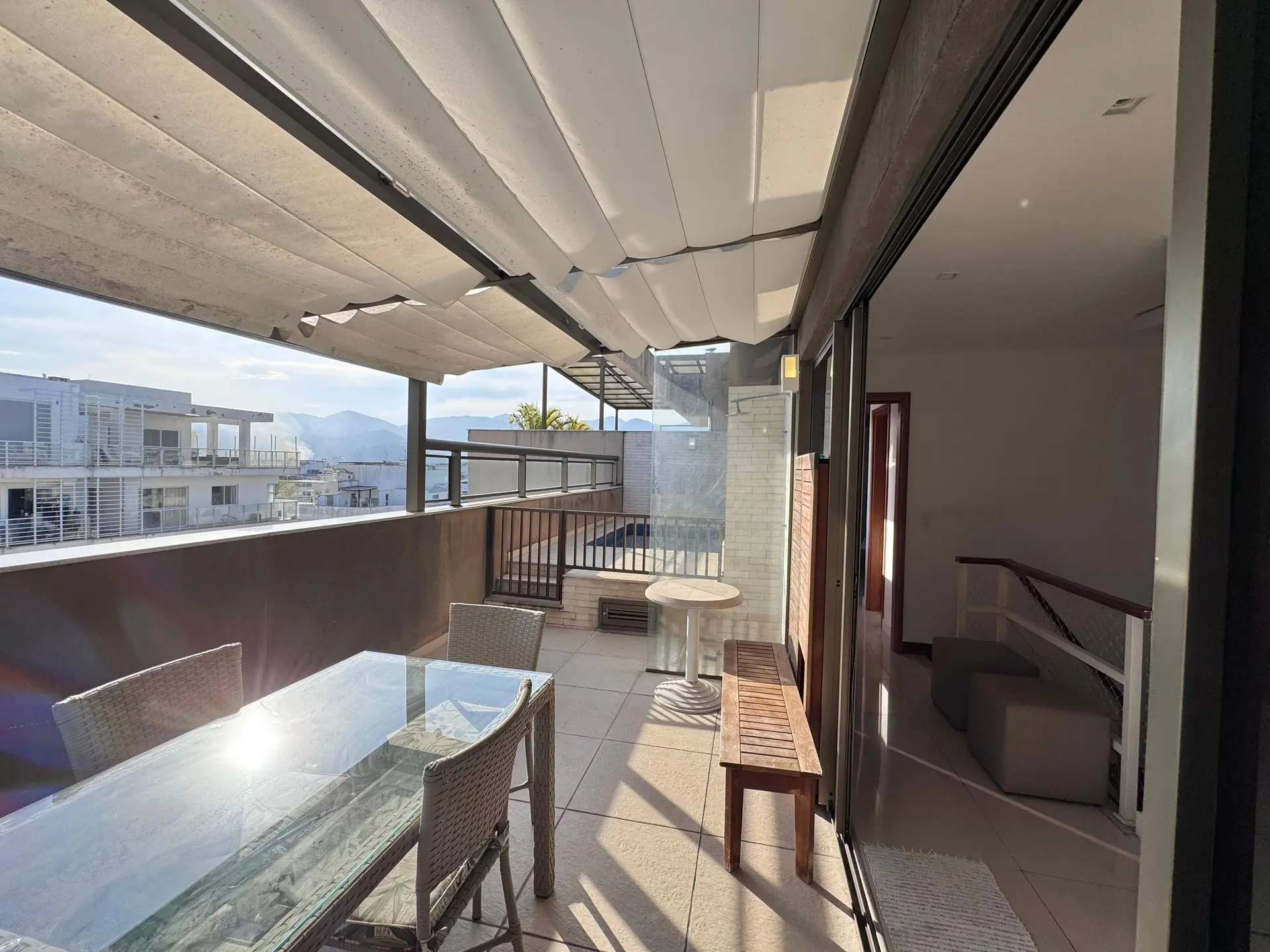 4-bedroom apartment with a glass-enclosed balcony — photo 16