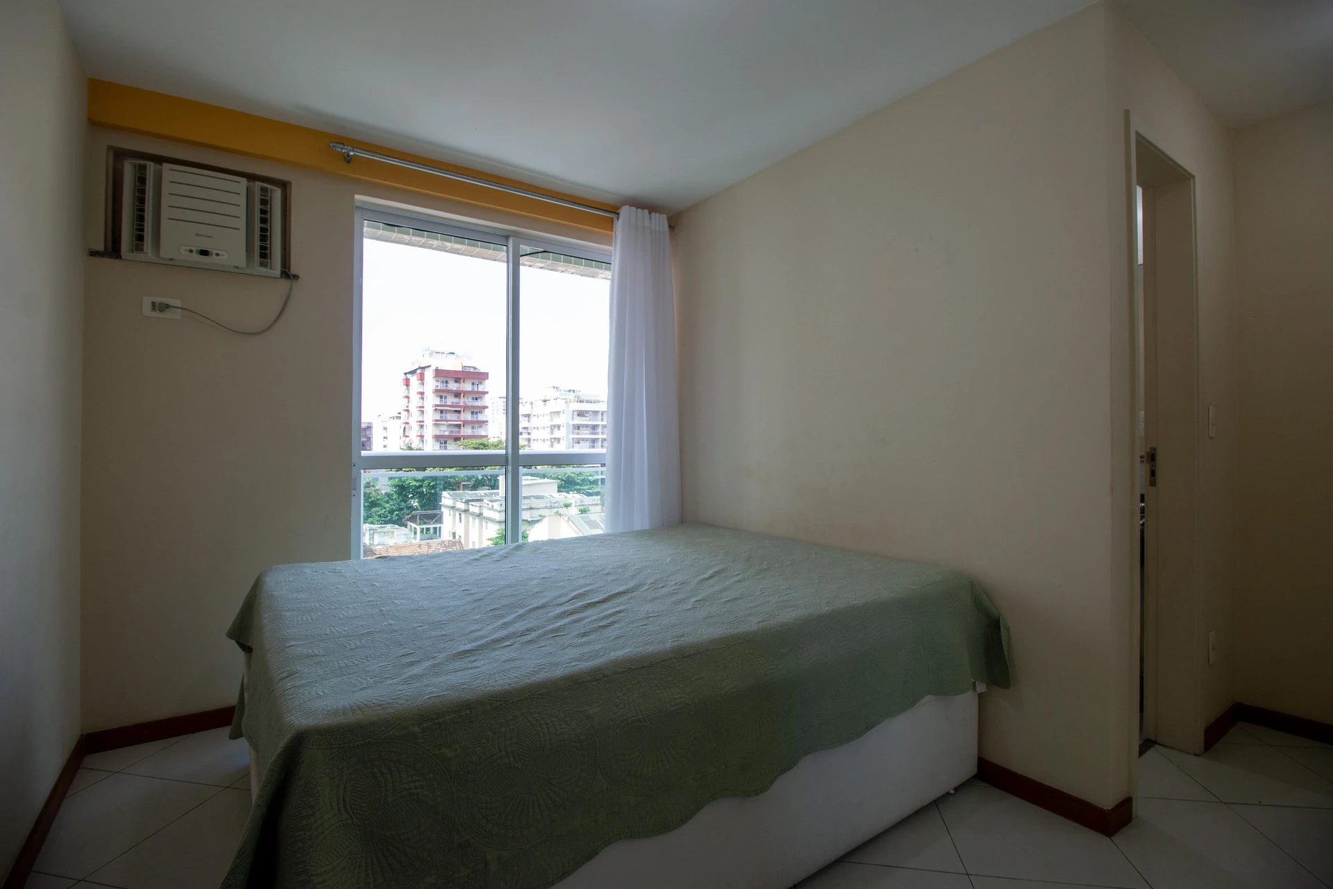 Floor-to-ceiling windows in a 2-bedroom apartment, 59 m² — photo 19