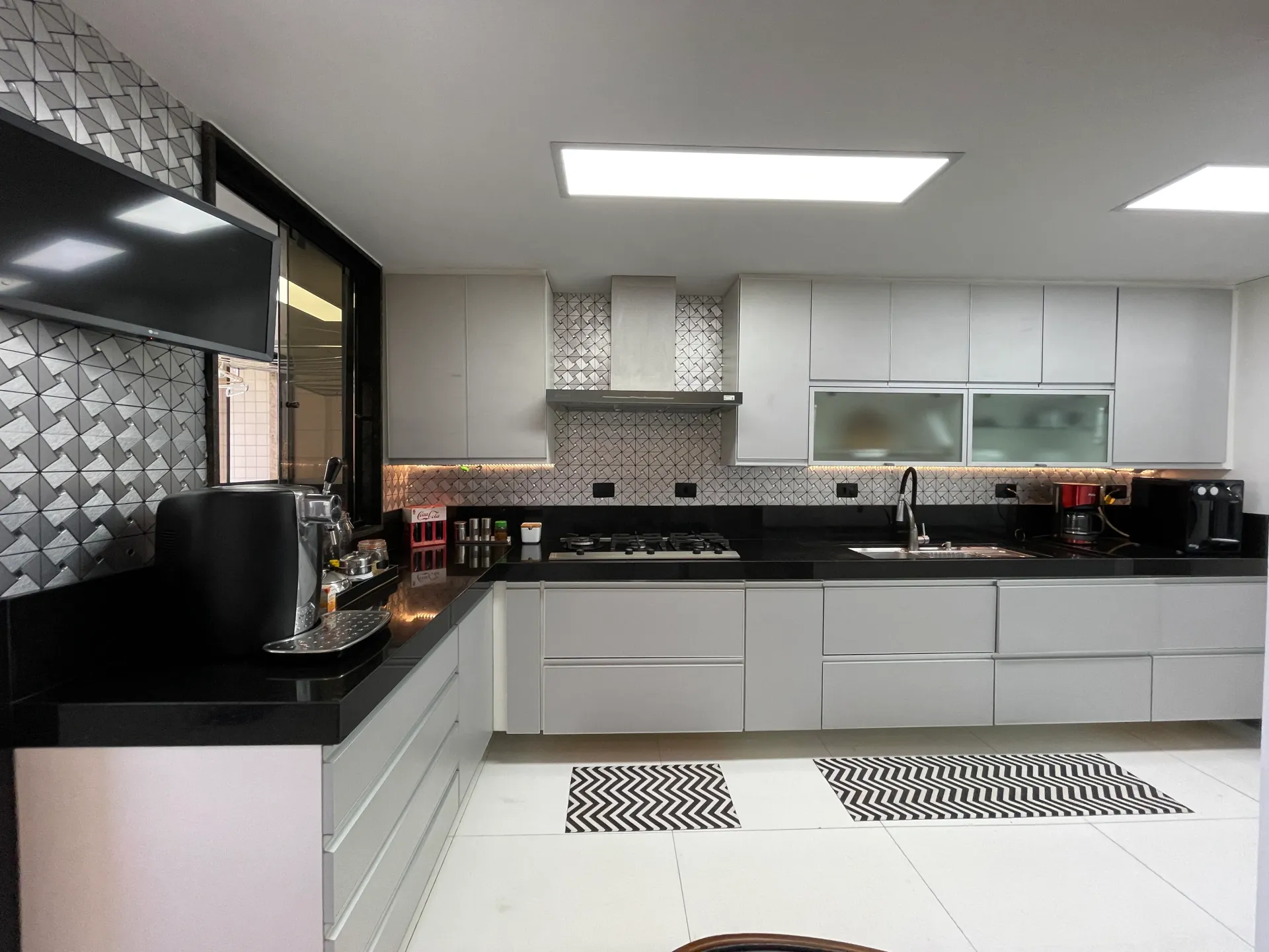 Apartamento de 4 dormitorios con balcón acristalado y 267 m² — photo 29