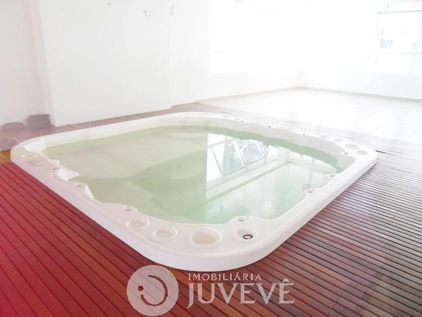 One-bedroom apartment in a building with a sauna — photo 28