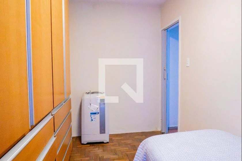 3-bedroom apartment in a building with a pool — photo 13