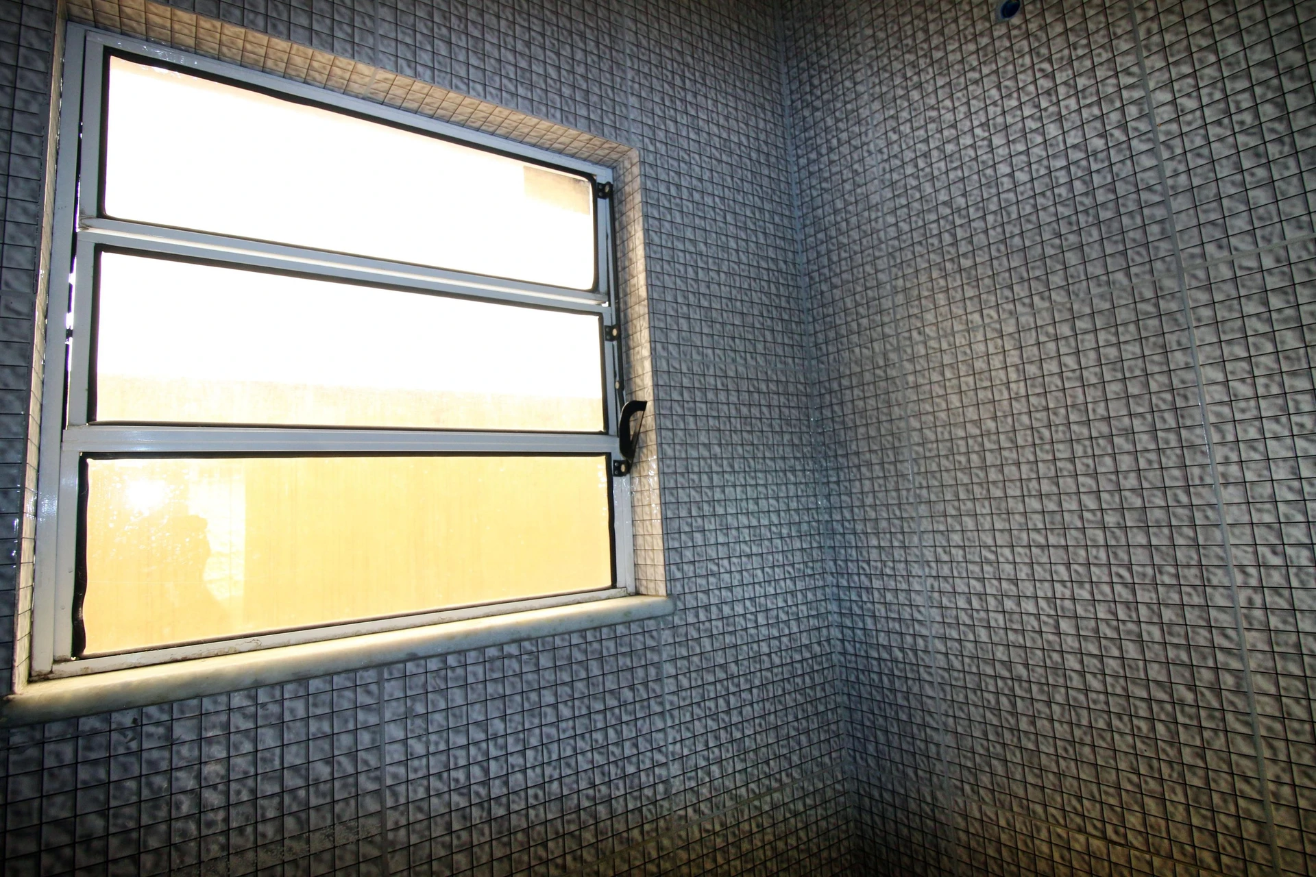 Unfurnished studio with 1 bedroom and 1 total bathroom — photo 16
