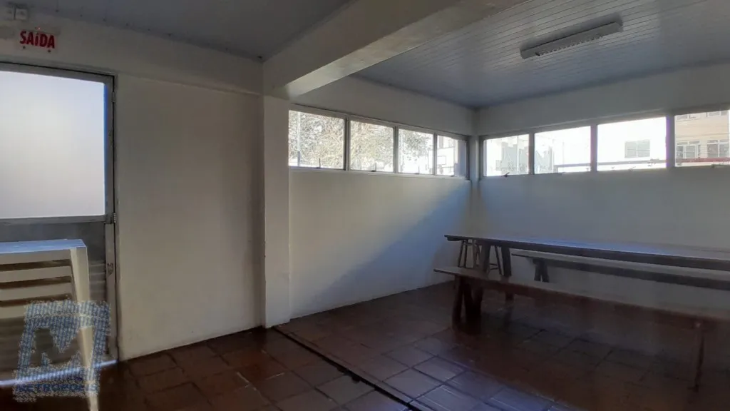 2-bedroom apartment with a closed kitchen and gas stove — photo 13