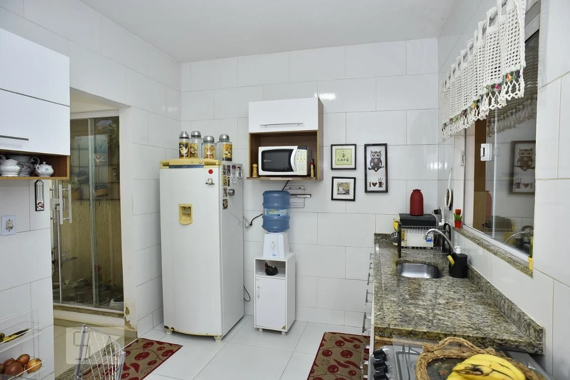 Furnished house with 2 en-suite bedrooms and laundry area — photo 25