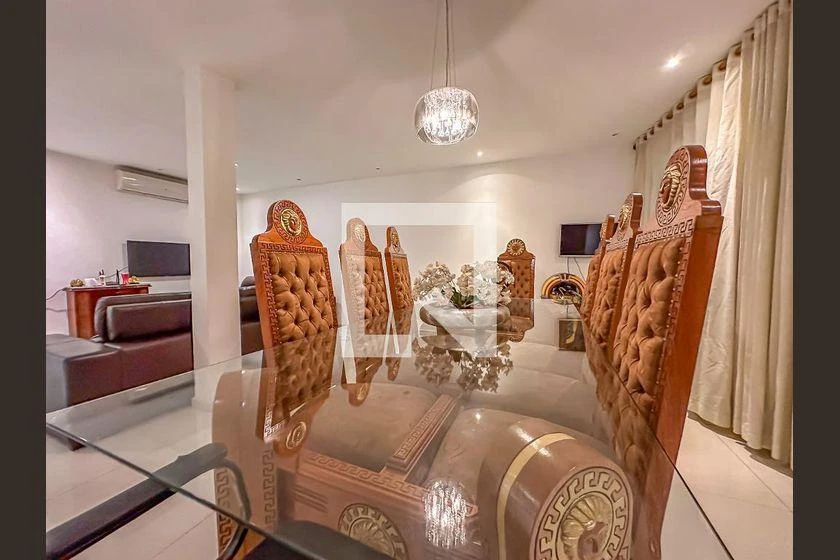 Мебльований будинок з 3 спальнями та 810 м² — photo 19