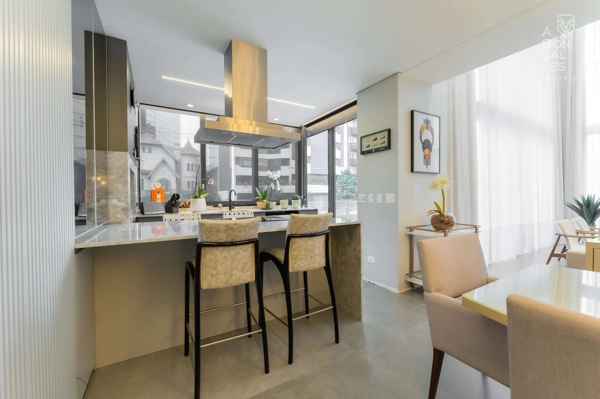 Furnished apartment with 3 bedrooms and open-plan kitchen — photo 8