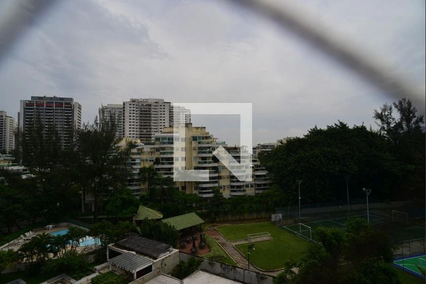 3-bedroom apartment in a building with a gym — photo 41