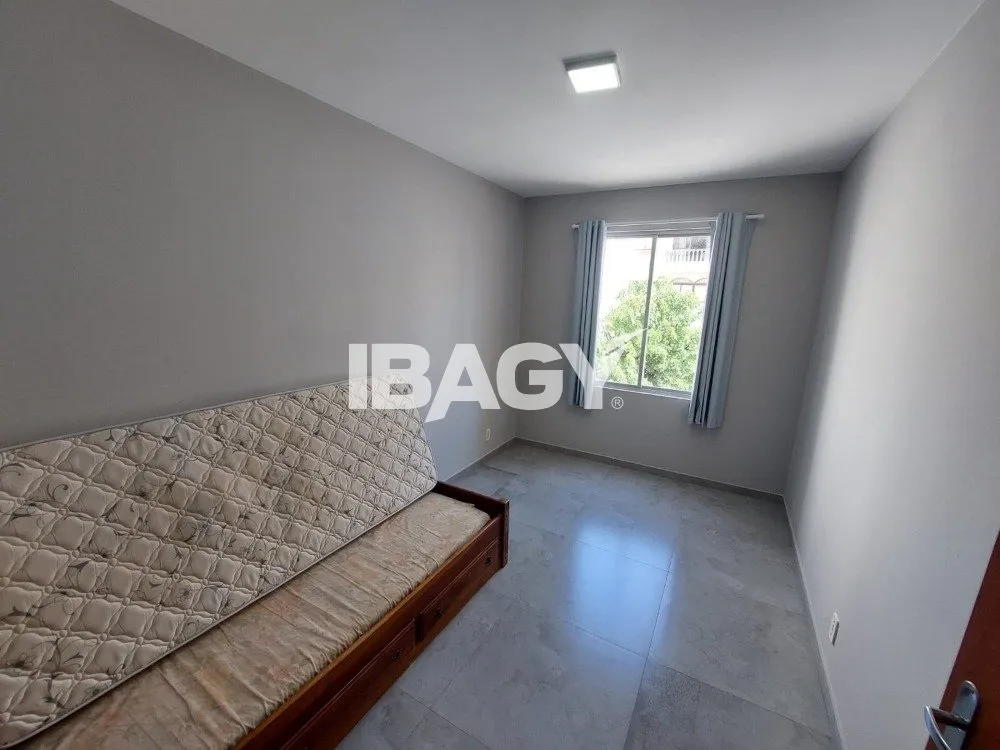 Apartamento amueblado con 2 dormitorios y cocina a gas — photo 12