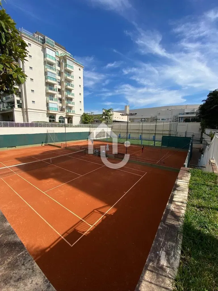 Top-floor apartment with 5 bedrooms and balcony grill — photo 4