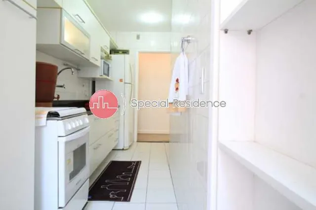Apartamento mobiliado com 2 quartos e varanda de vidro — photo 4