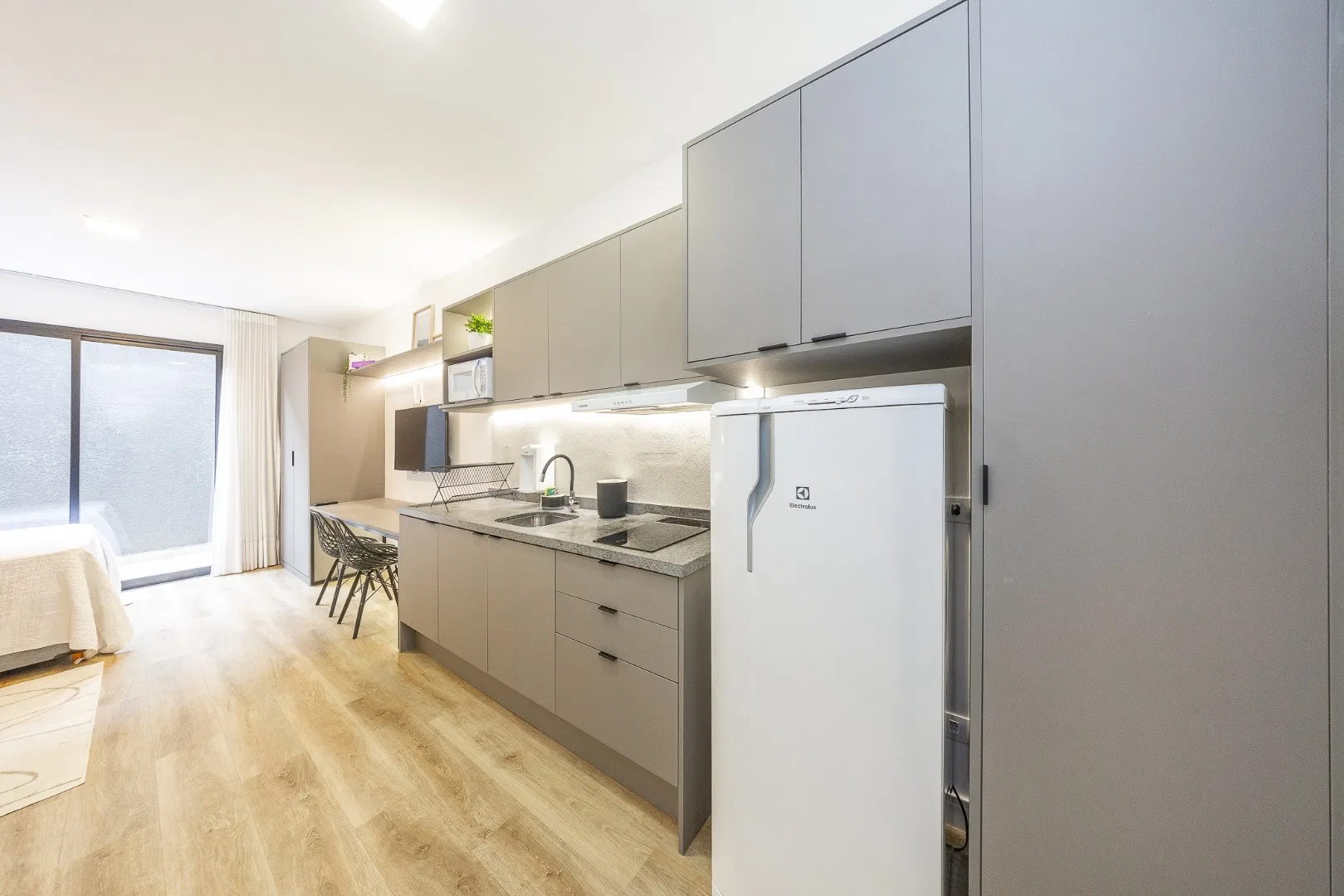 Furnished studio in a building with a gym — photo 2