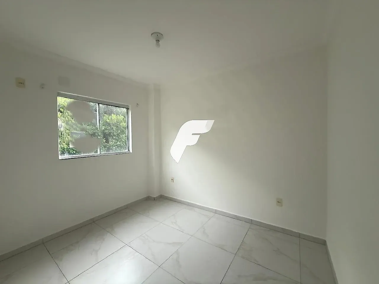 Apartamento de 86 m² con 3 dormitorios y 1 plaza — photo 3