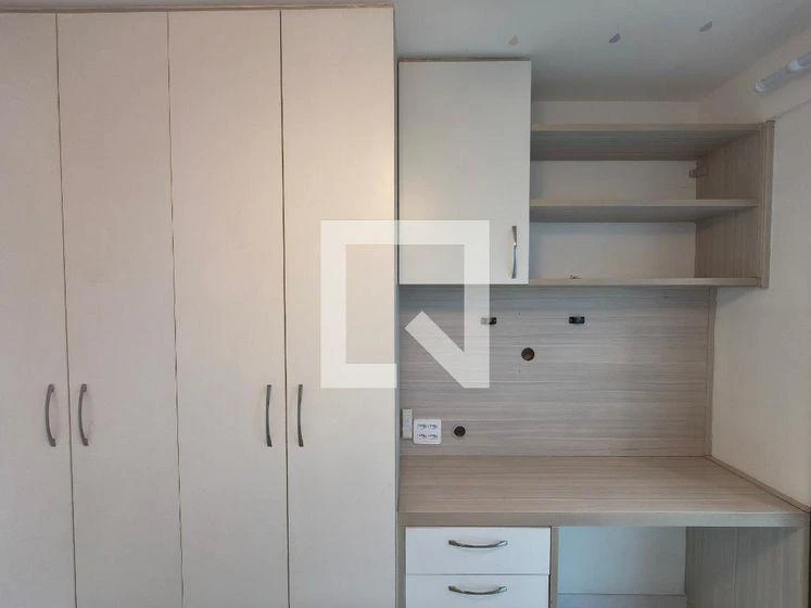 3-bedroom apartment with a glass-enclosed balcony — photo 48