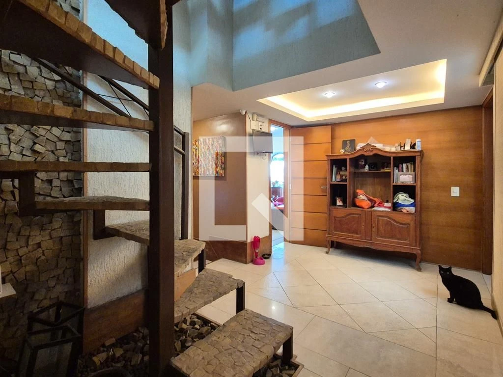 Furnished apartment with 5 en-suite bedrooms and terrace — photo 37