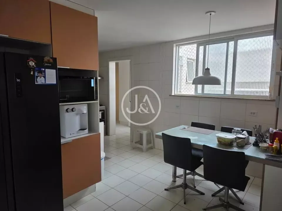 3-bedroom apartment with a grill on the balcony — photo 8