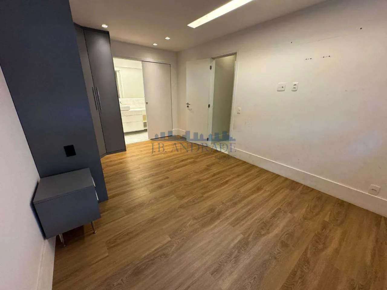 Apartment with 3 bedrooms and 2 suites, 4 bathrooms — photo 11