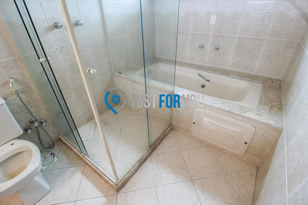 Ванна та 4 спальні: будинок 350 м² — photo 16