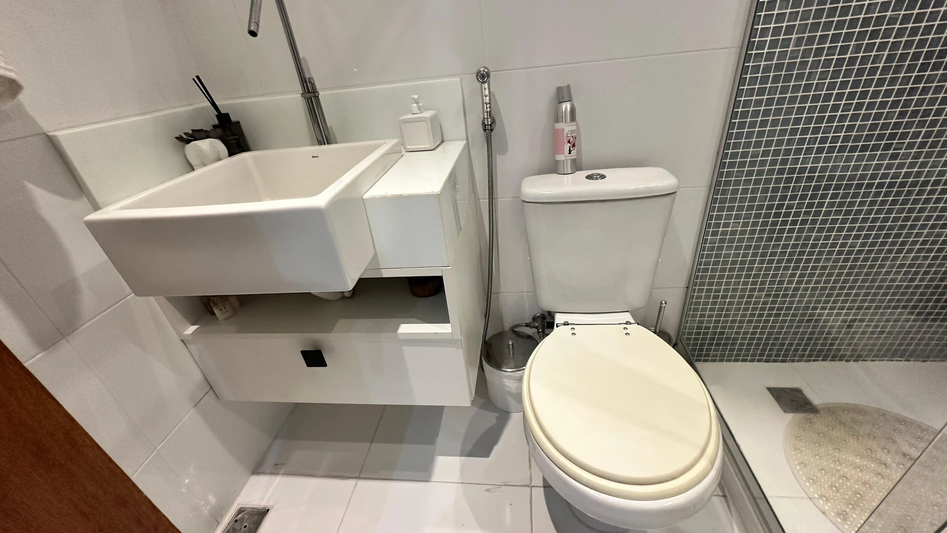 300 m² apartment with a washing machine and a dishwasher — photo 41
